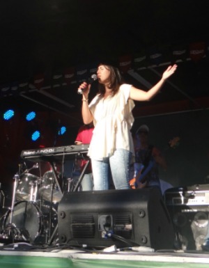 Elisama Brito, vocalista de banda de mesmo nome.